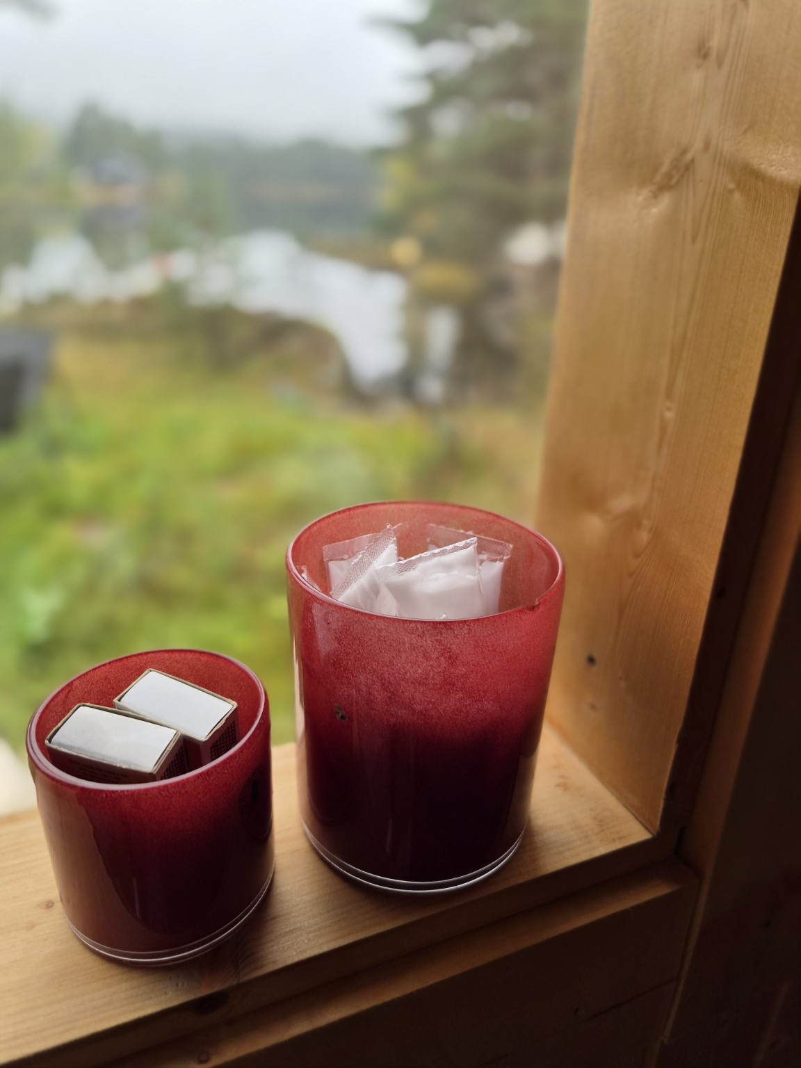 Detaljer i saunaen med utsikt mot Hoensvannet